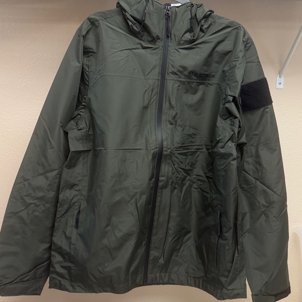 BAERSKIN TACTICAL WATERPROOF RAIN JACKET IN DARK GREEN - M